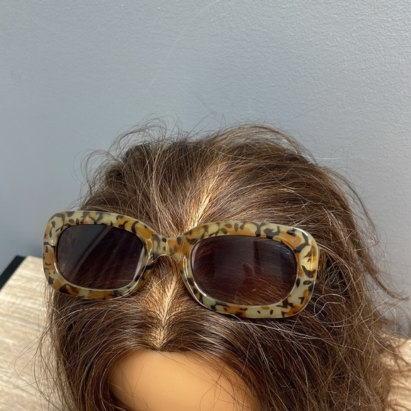 LC Lauren Conrad Bronxie Small Rectangle Sunglasses Tortoise Pattern Brown Lens - Picture 3 of 10